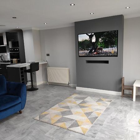 Elegant 3-Bedroom Home, Sleeps Up To 5 Guest. South Ockendon Екстериор снимка
